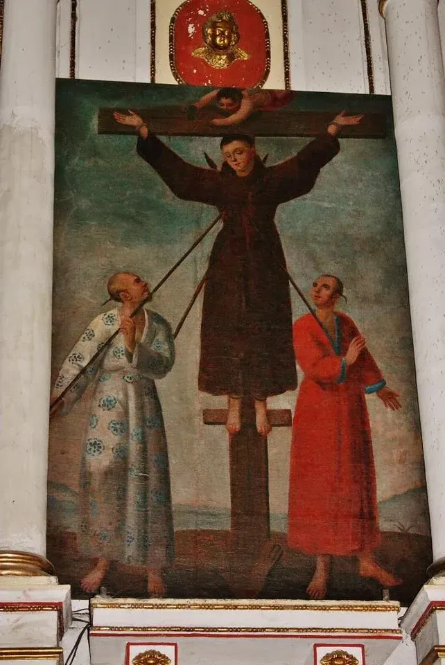 Felipe de Jesús: painting of a crucified friar flanked by two figures