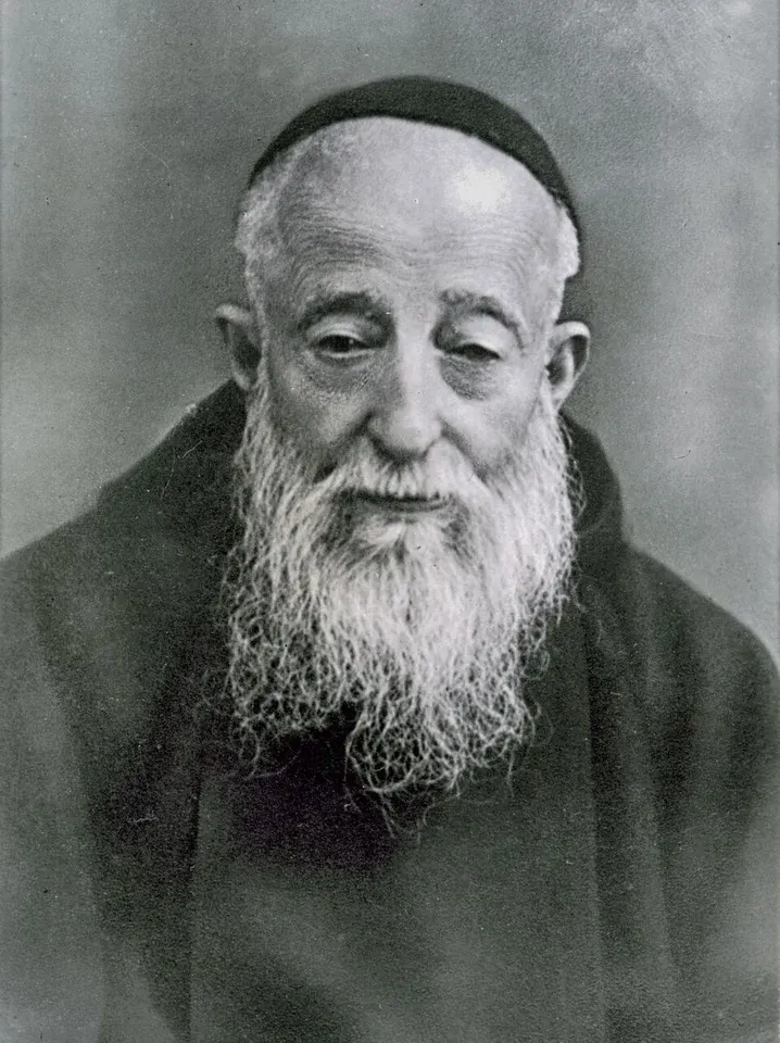 Leopold Mandić: black-and-white photograph of an elderly friar with a long white beard